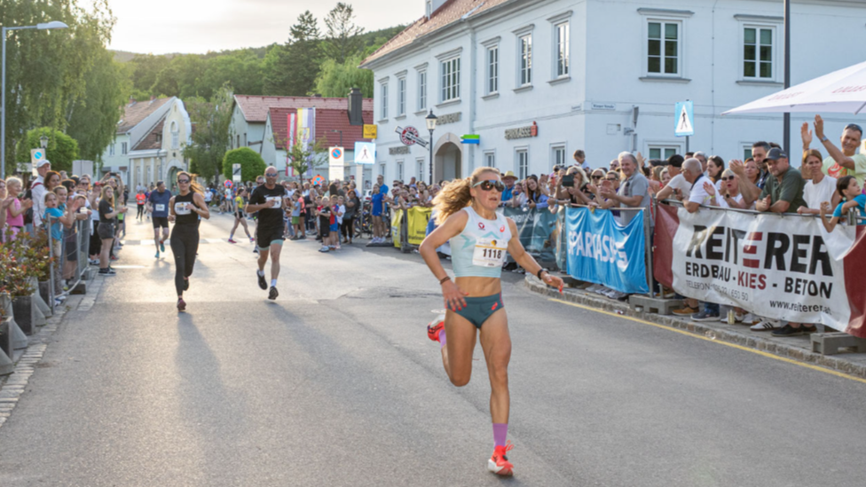 snl25 julia mayer v2